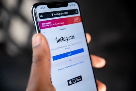 How to delete visited websites history from Instagram